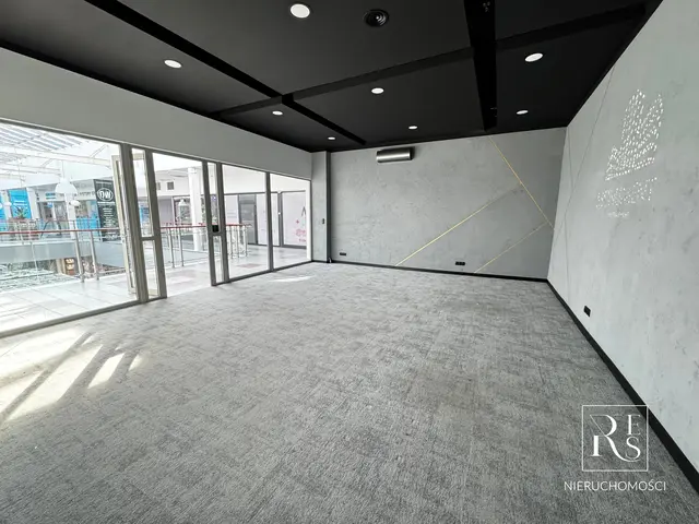 Lokal do wynajęcia /  Centrum handlowe / 129 m² /  