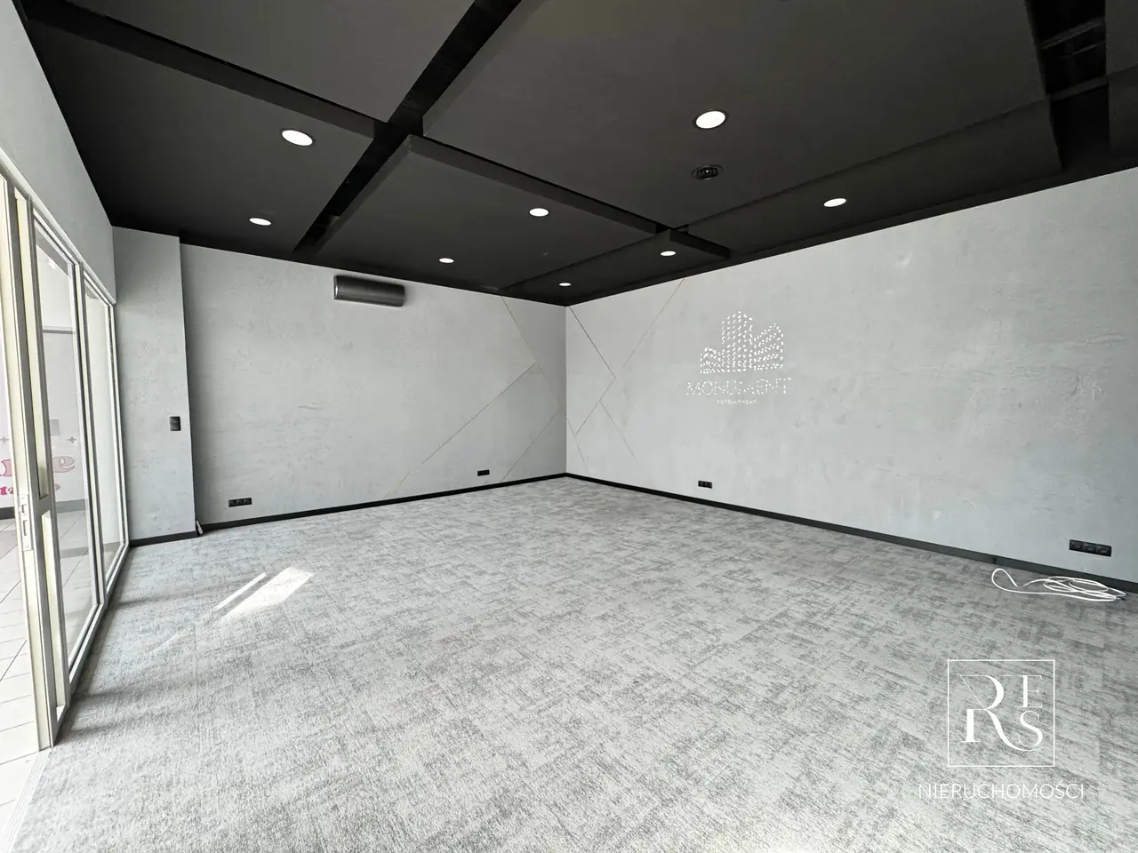 Lokal do wynajęcia /  Centrum handlowe / 129 m² /  