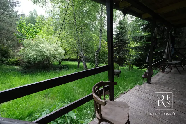 93a, dom letniskowy, las + zabudowa mieszkaniowa!!