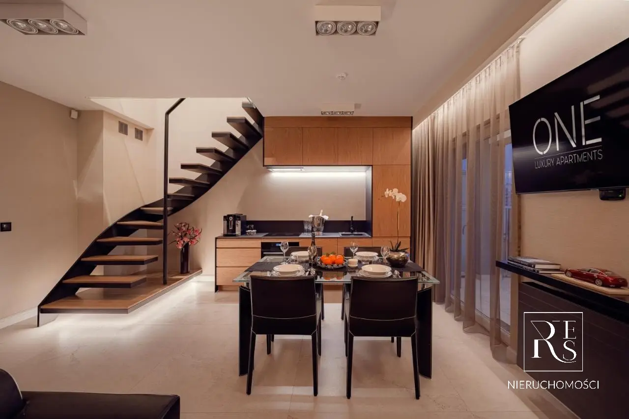 Dwupoziomowy apartament w centum miasta, duży taras, panorama Rzeszowa!!